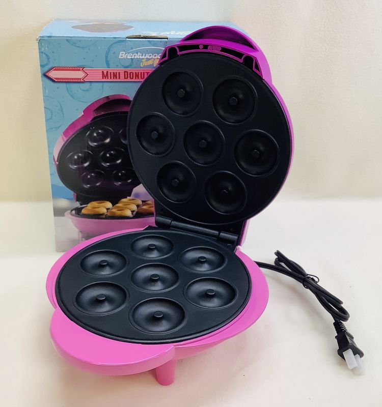 Brentwood TS-250 Mini Donut Maker Machine, Non-Stick, Pink - RS5131