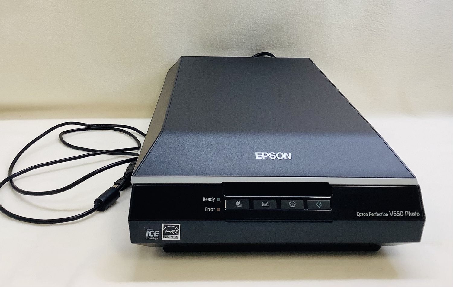 Epson Perfection V550 Photo Scanner w/Power Adapter - RS5162