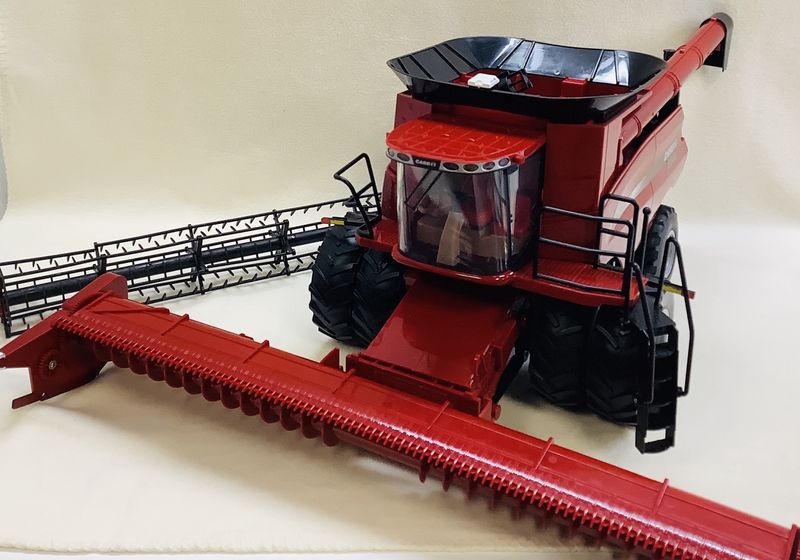 Case IH 8240 Big Farm 1/16 Combine - RS5179