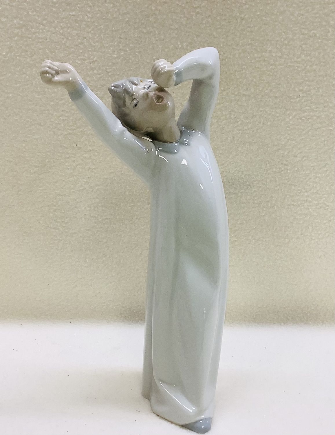 Lladró &quot;Boy Awakening&quot; Porcelain Figurine #4870 - RS5242