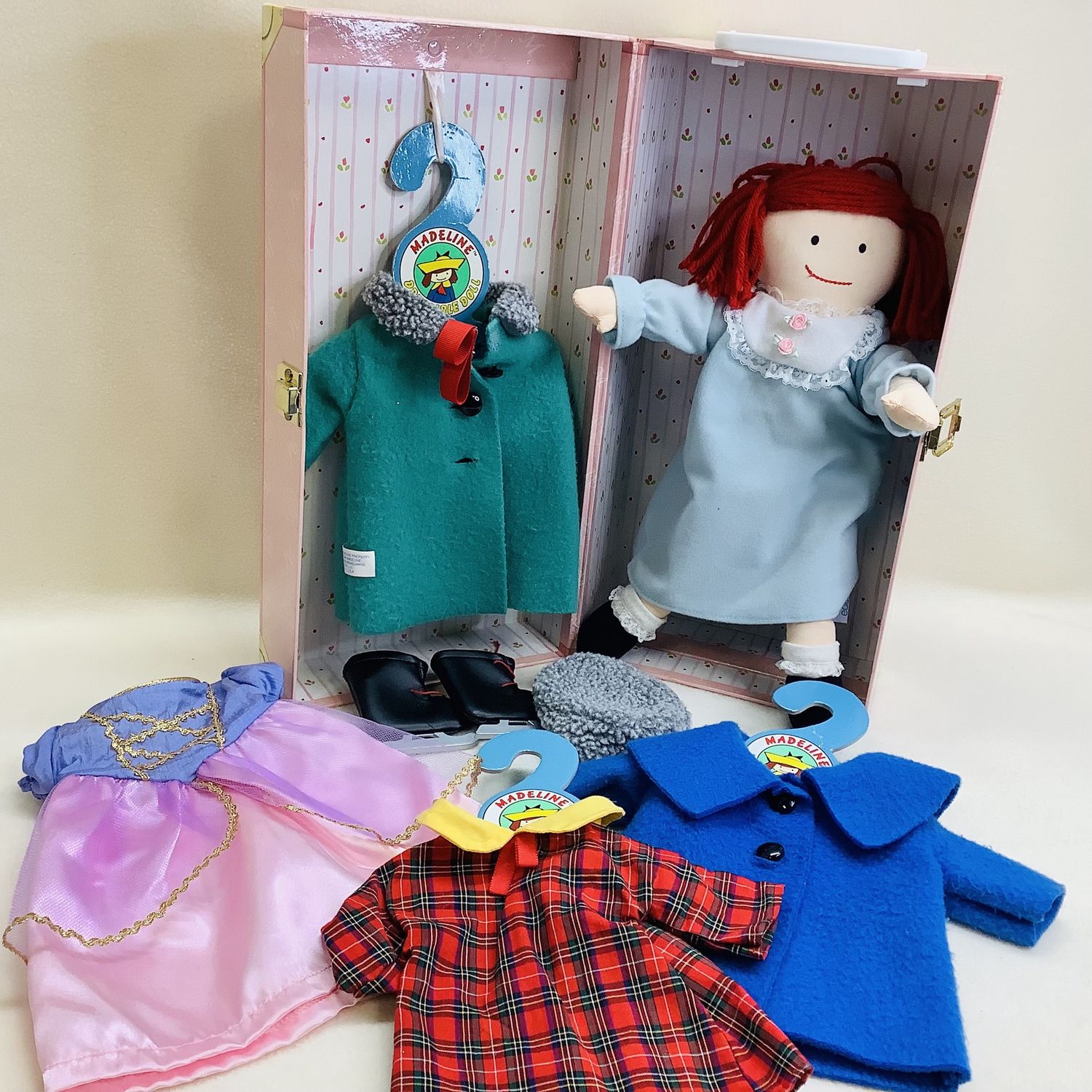 Vintage 1999 Madeline Pink Traveling Doll Case w/Extra Clothes &amp; Plush Doll - RS5279