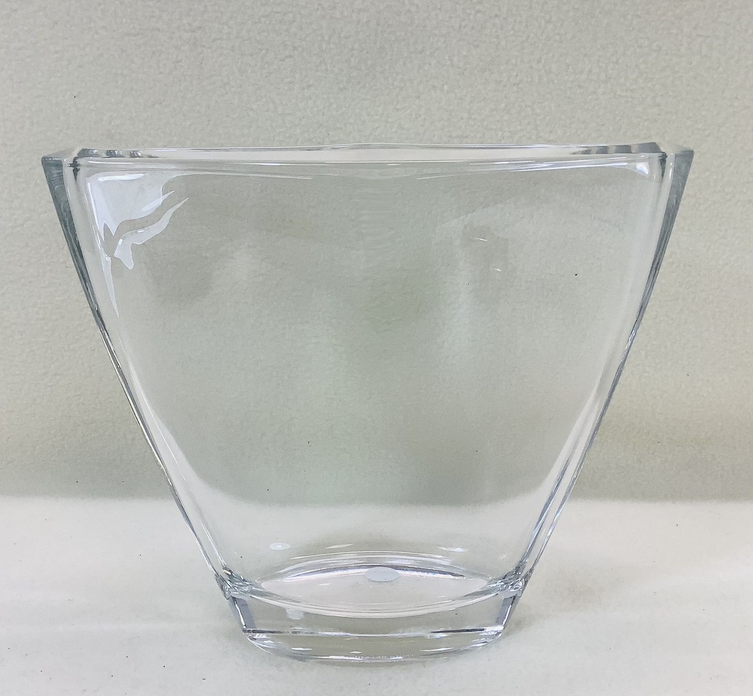 Tiffany and Co. Crystal Vase, Delta SkyMiles Exclusive, Made In Germany - RS5341