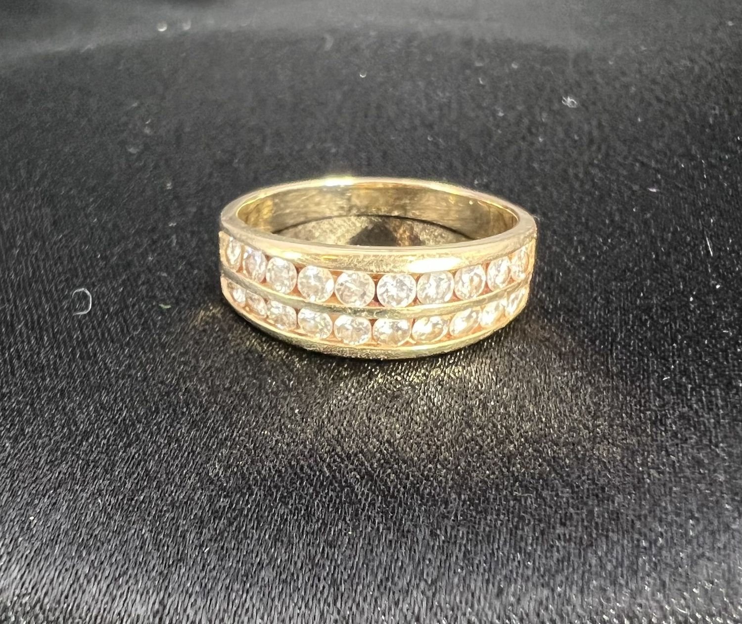 14K Champagne Diamond Band, Size 9.5, Approx. 1 Ctw - RS5347
