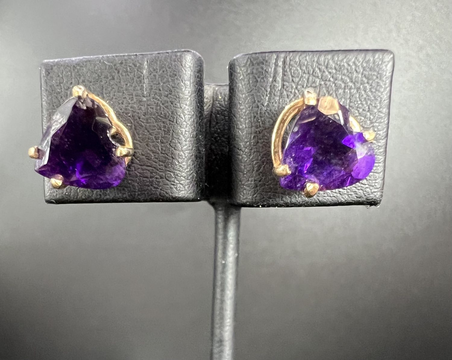 14K Heart Shaped Amethyst Stud Earrings - RS5353