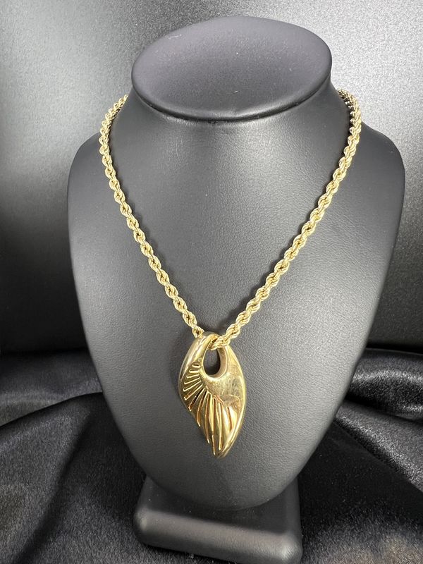 14K Yellow Gold Pendant with 24" Chain - RS5361