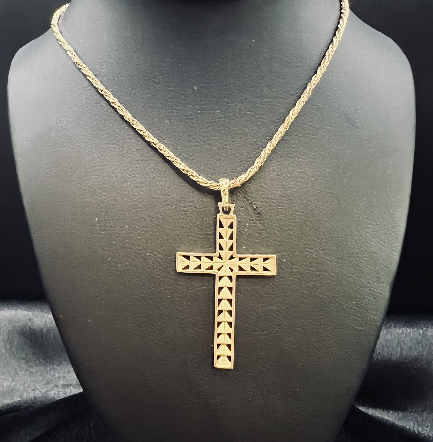 18K Cross with 16&quot; Twisted Rope Chain - RS5362