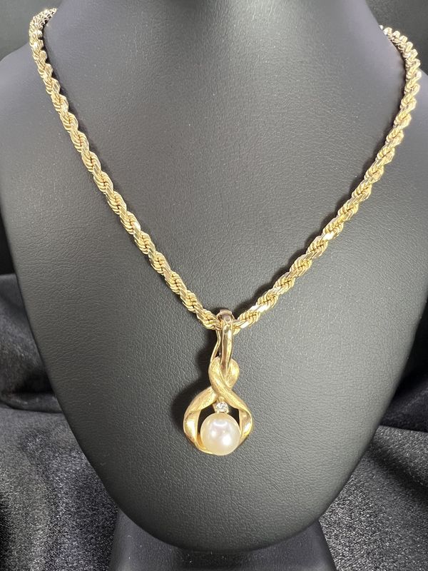 14K Cultured Pearl and Diamond Pendant on 18" Rope Chain - RS5378