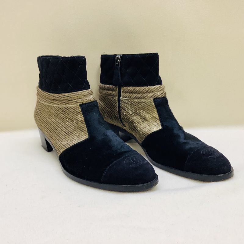 Chanel Black Calf Hair Booties (Women's Size EUR 40/US 9.5) - CL2064