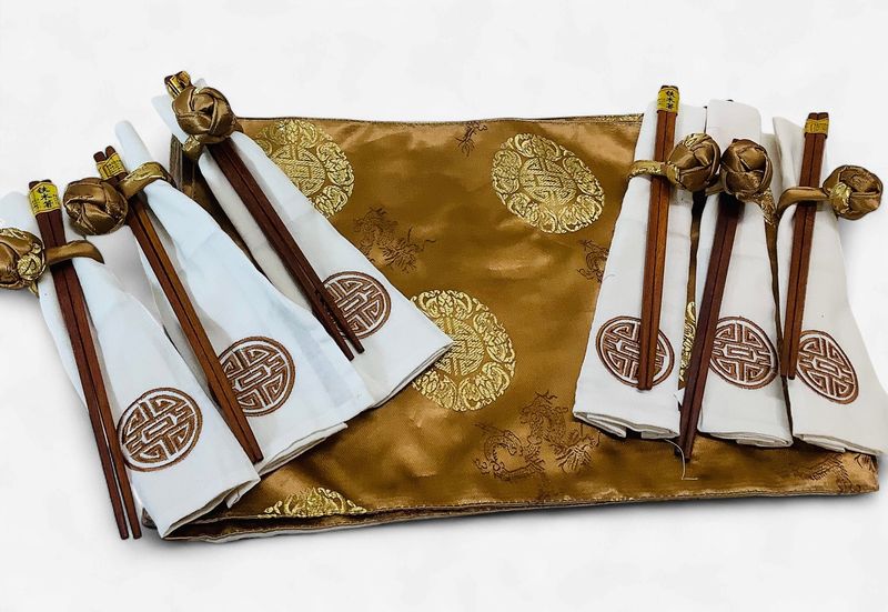 Asian Placemats, Chopsticks &amp; Napkins, Shiny Gold (Set of 6) - RS5722