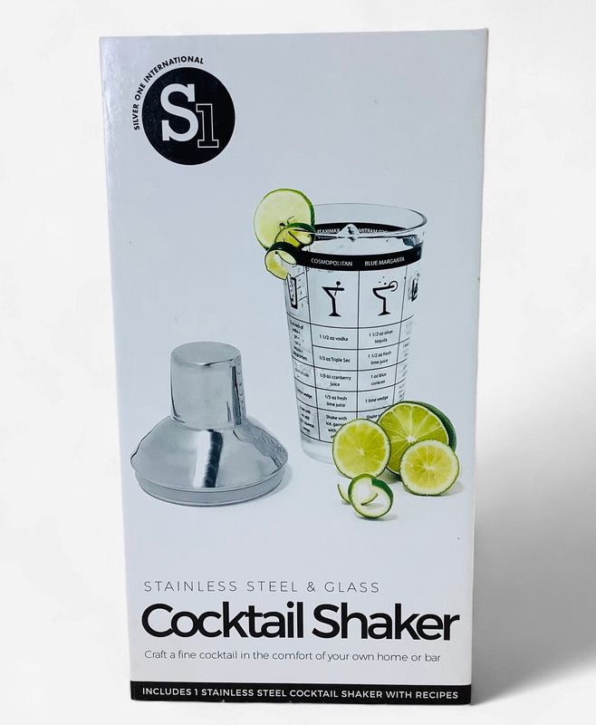 Silver One International 16 oz. Stainless &amp; Glass Cocktail Shaker - RS5802