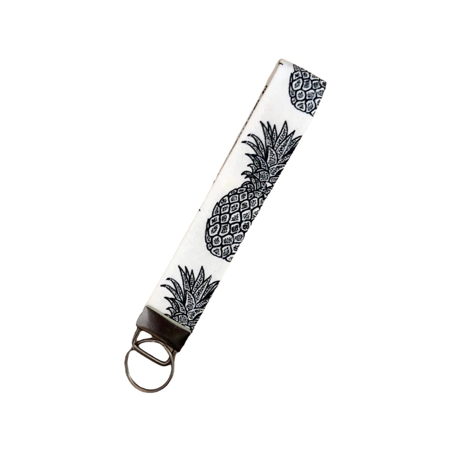 Pineapple Print Keychain, Color: Black &amp; White