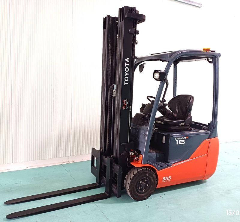 Carrello frontale Toyota 3 ruote 1.6 t