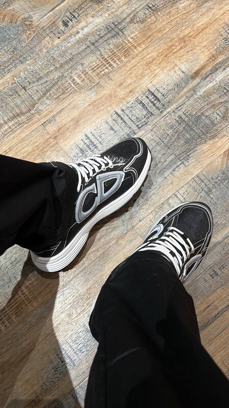 B30 sneakers