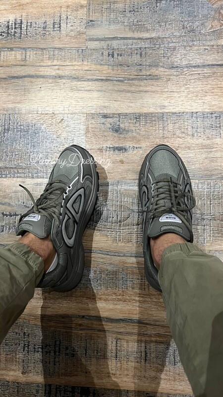 B30 sneakers