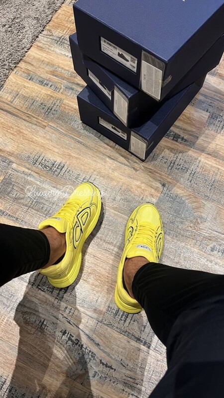 B30 sneakers