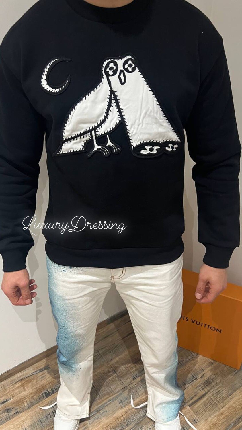 LV sweater