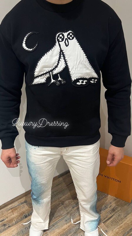 LV sweater
