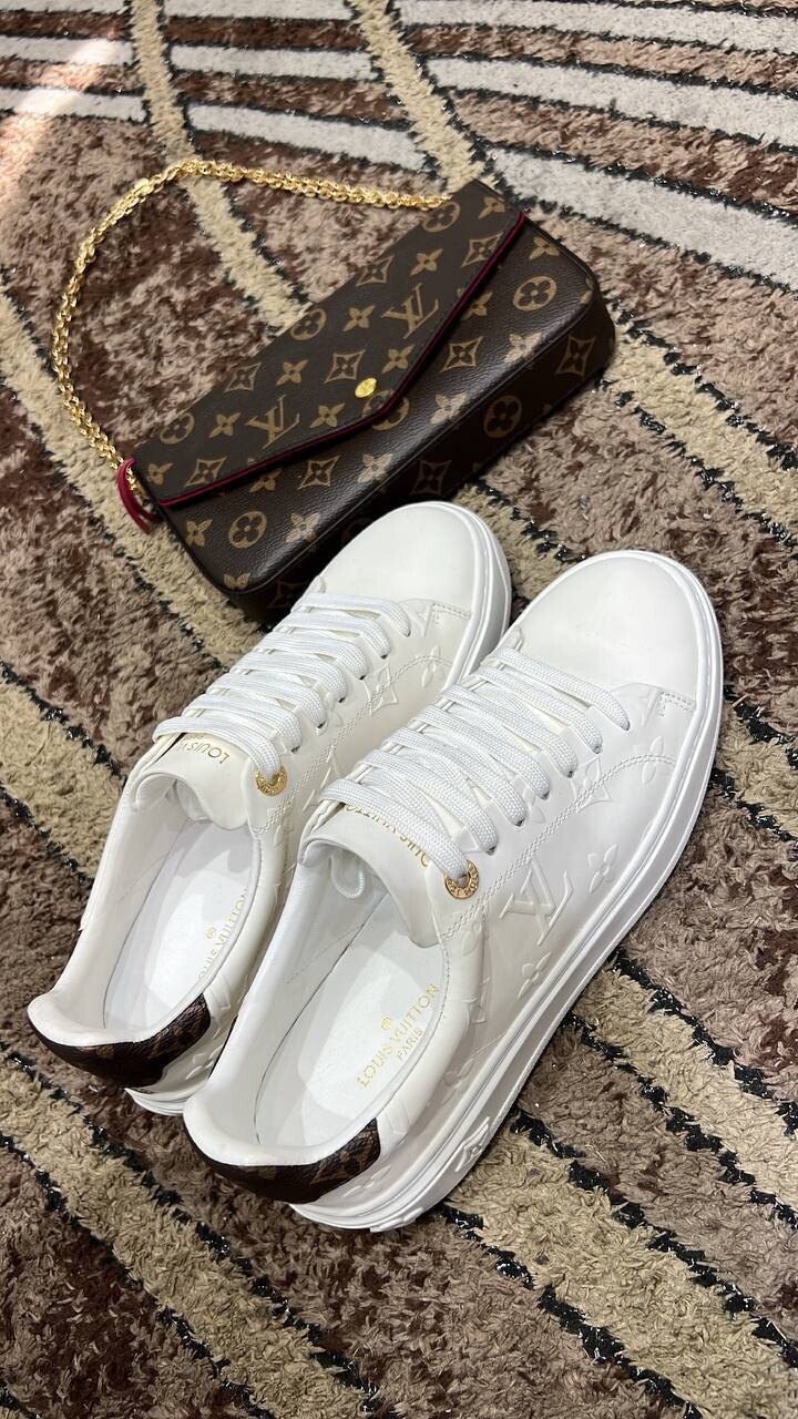LV shoe