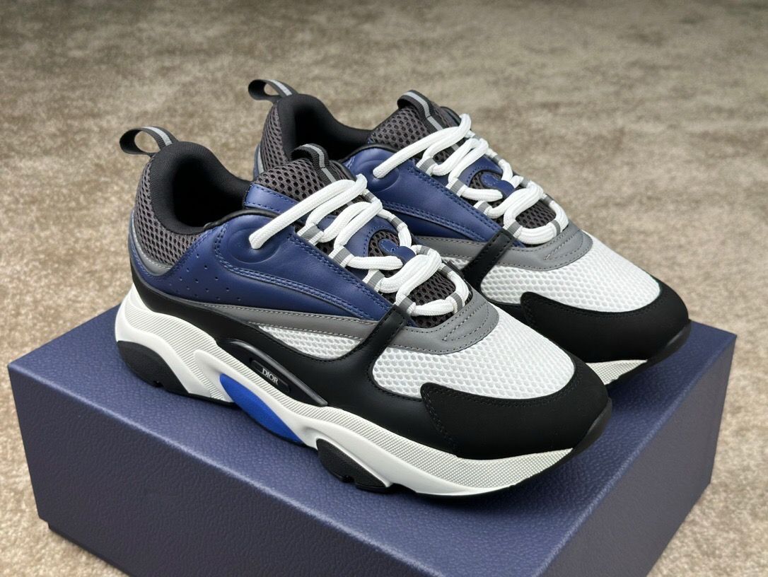 B22 sneakers