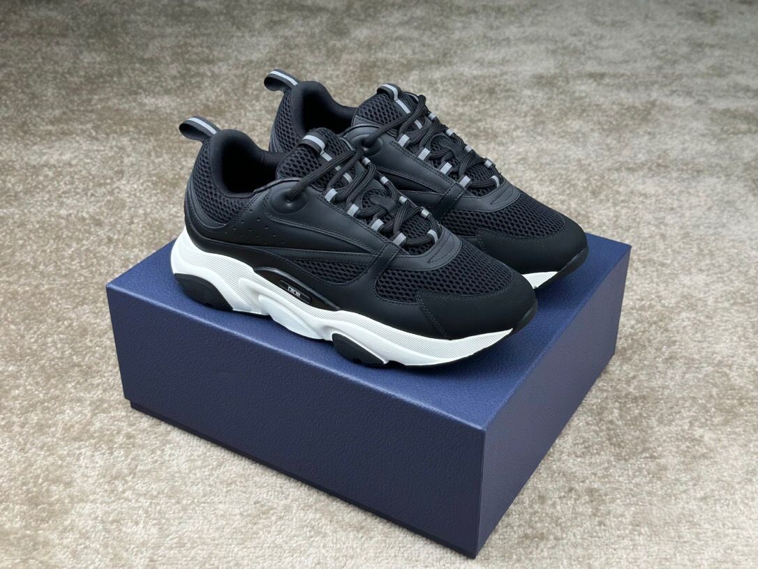 B22 sneakers
