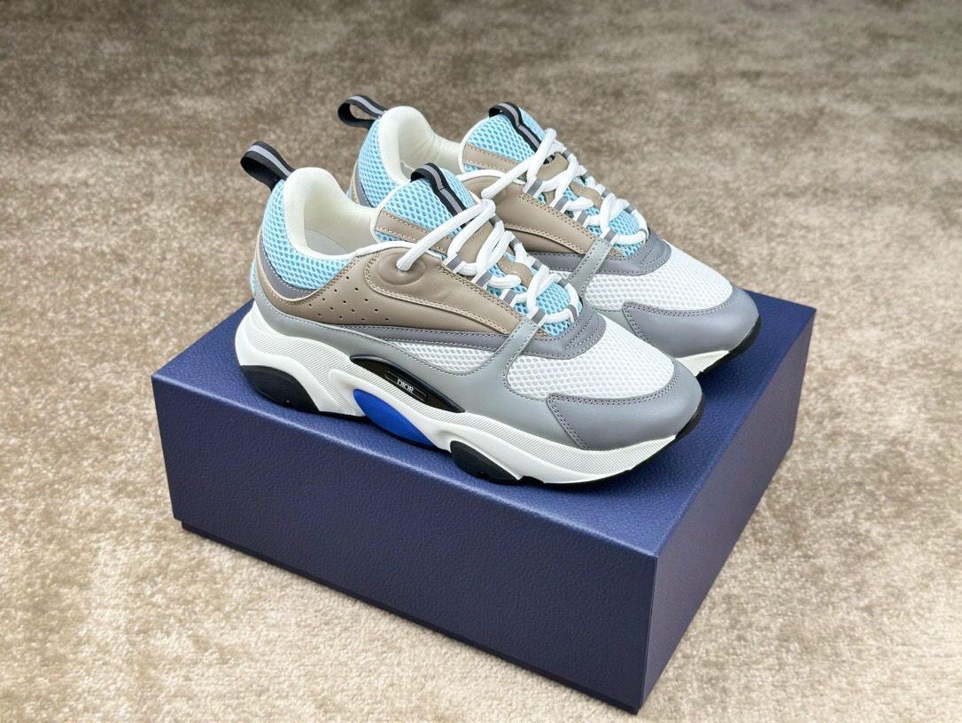 B22 sneakers