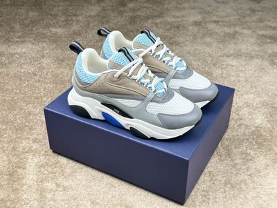 B22 sneakers
