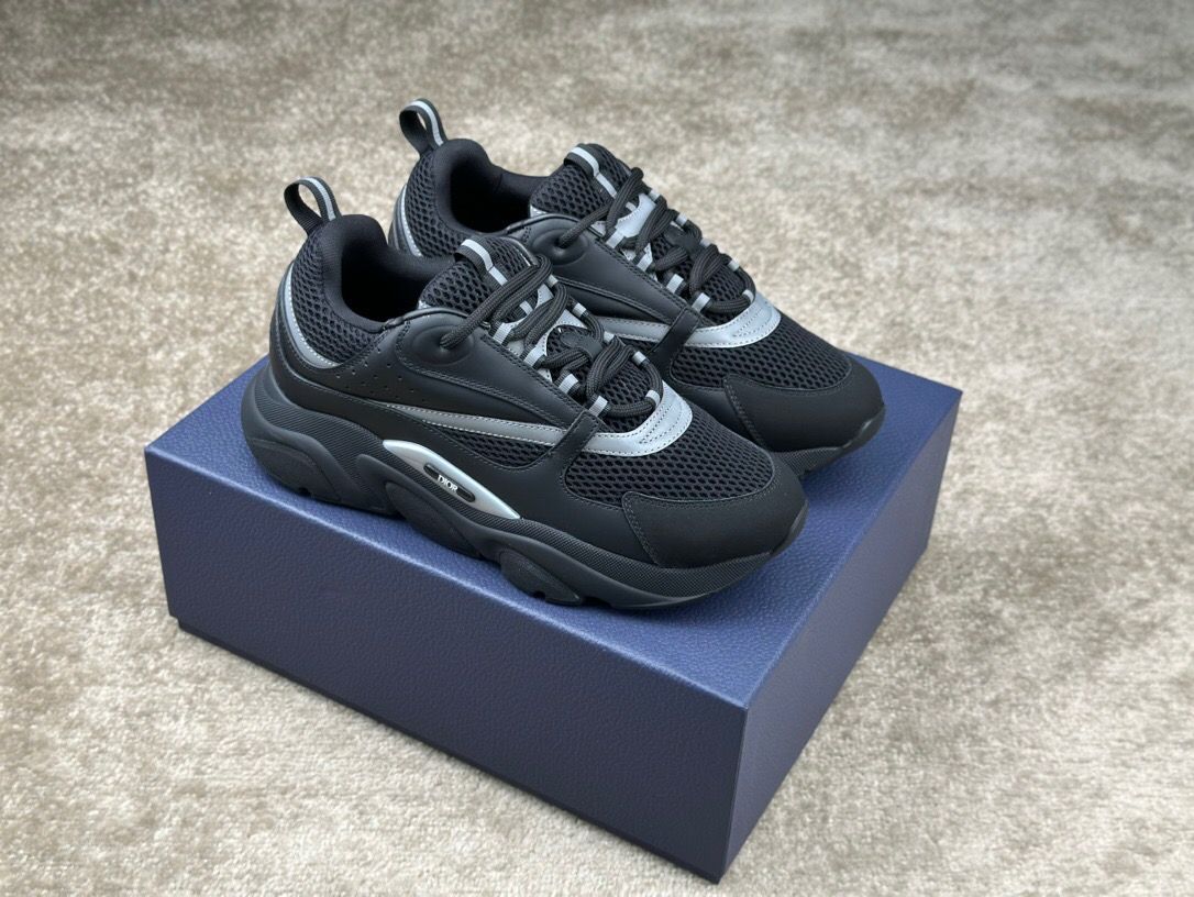 B22 sneakers