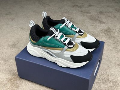B22 sneakers