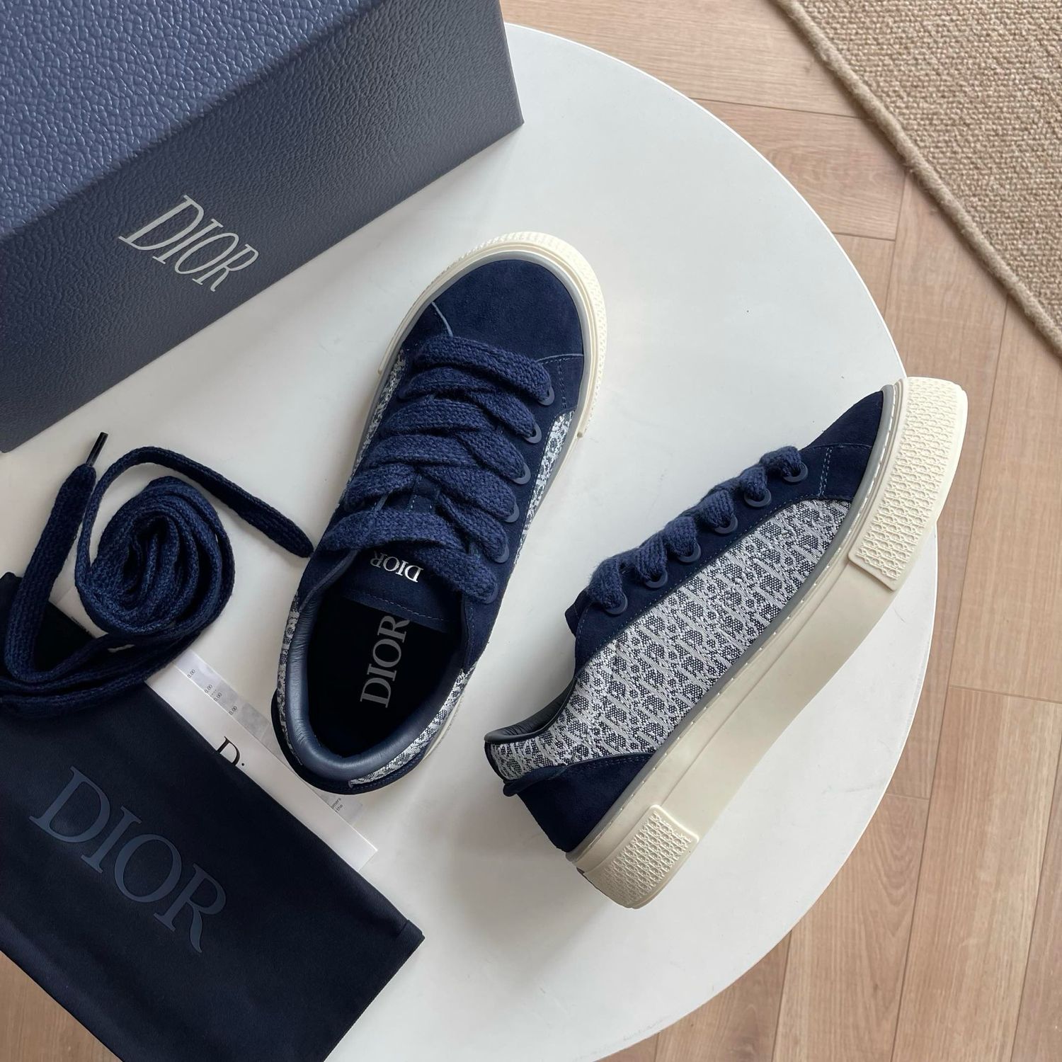 Dior B33