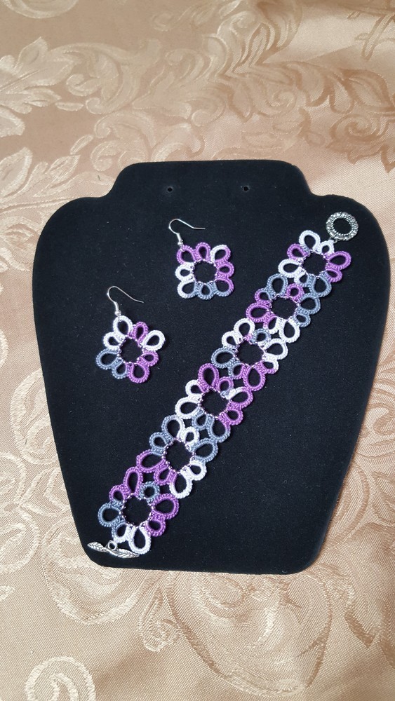 Bracelet and earrings set multi-color