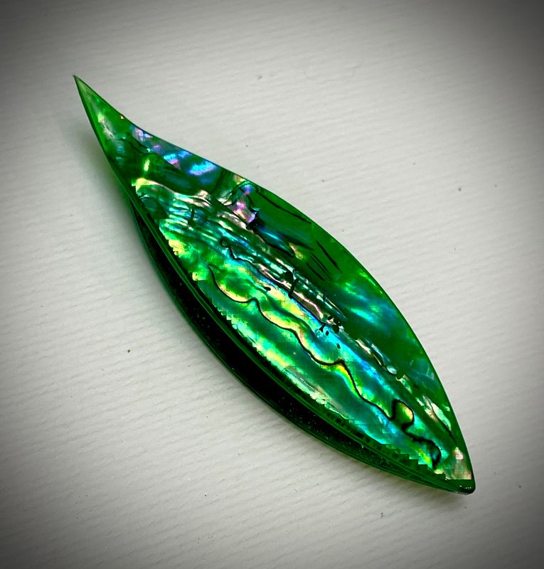 SewMate  Shuttle Decorated , Natural Shell veneer on both sides, Emerald Green