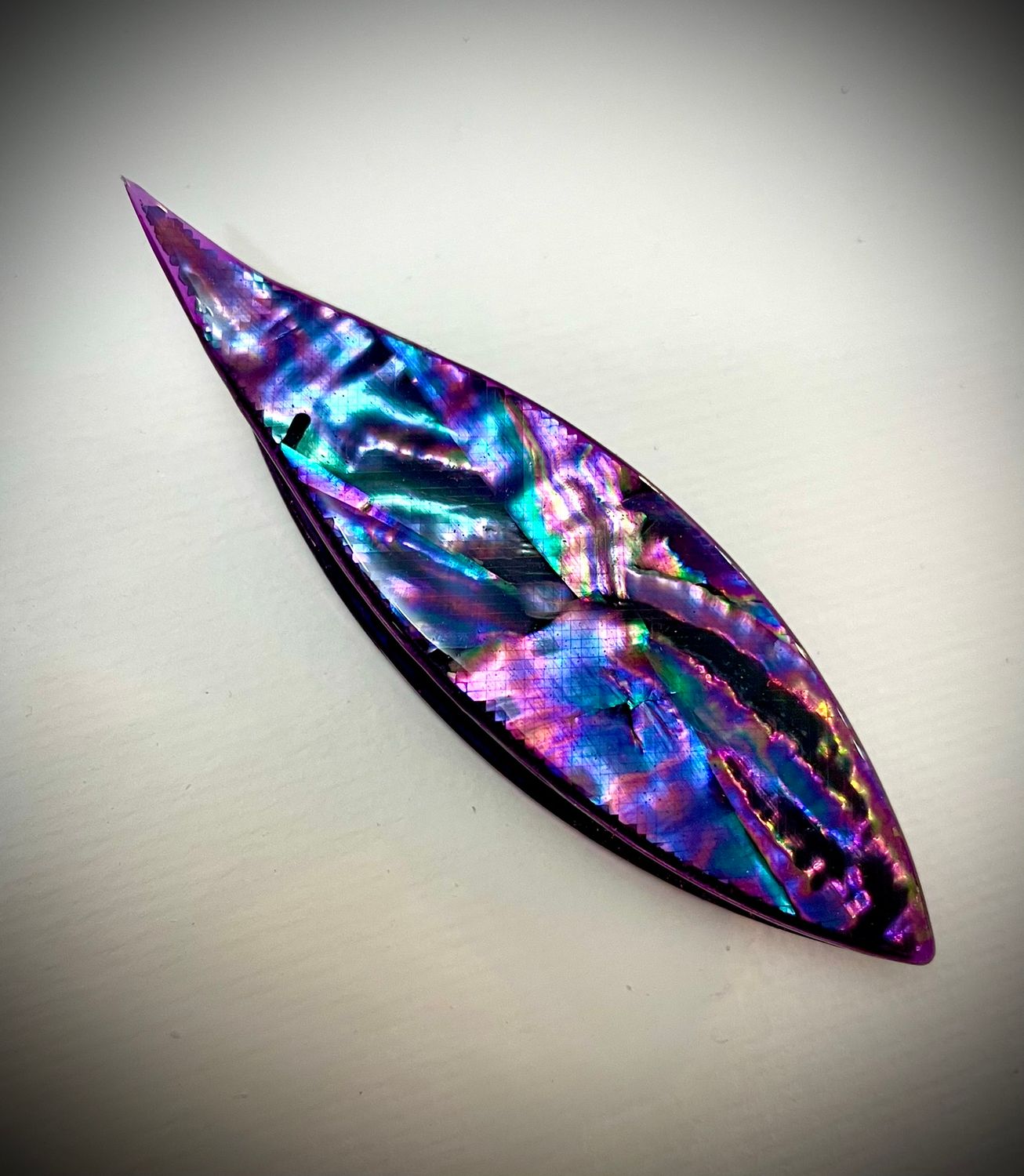 SewMate  Shuttle Decorated , Natural Shell veneer on both sides, Purple