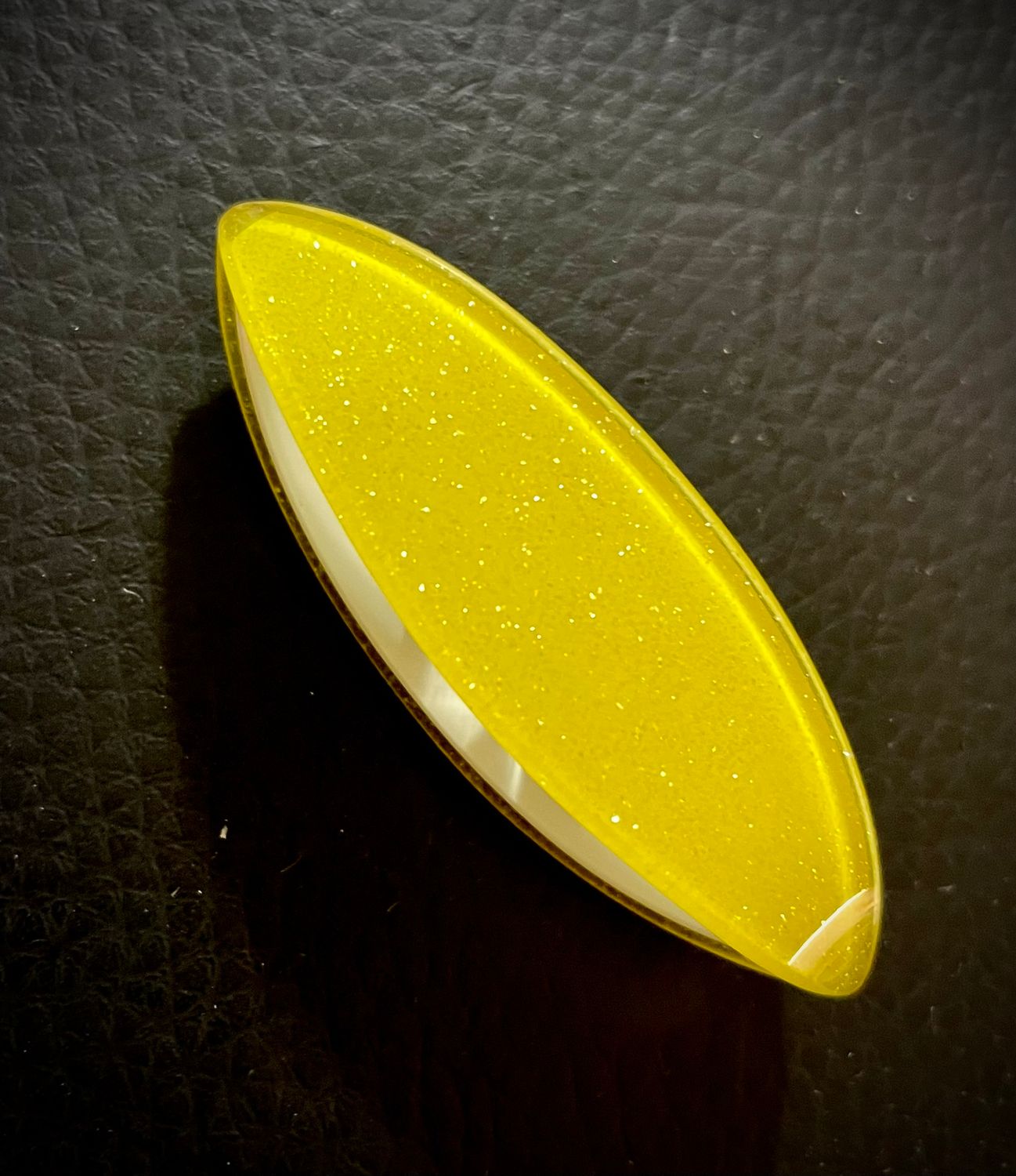 Acrylic shuttle, Sparkle and Shine, Lemon Zest color