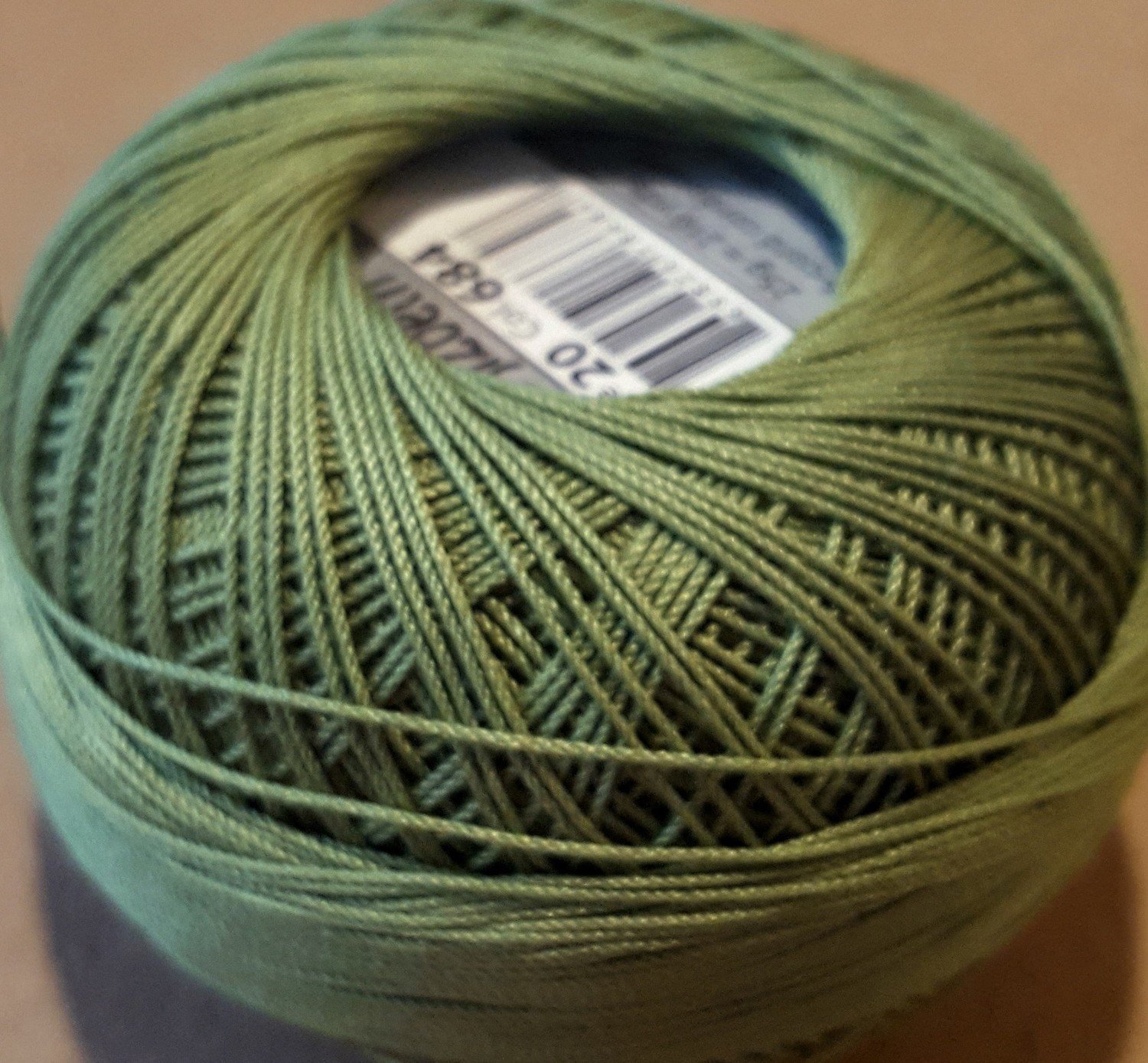 Col.684, Leaf Green Med., Lizbeth thread