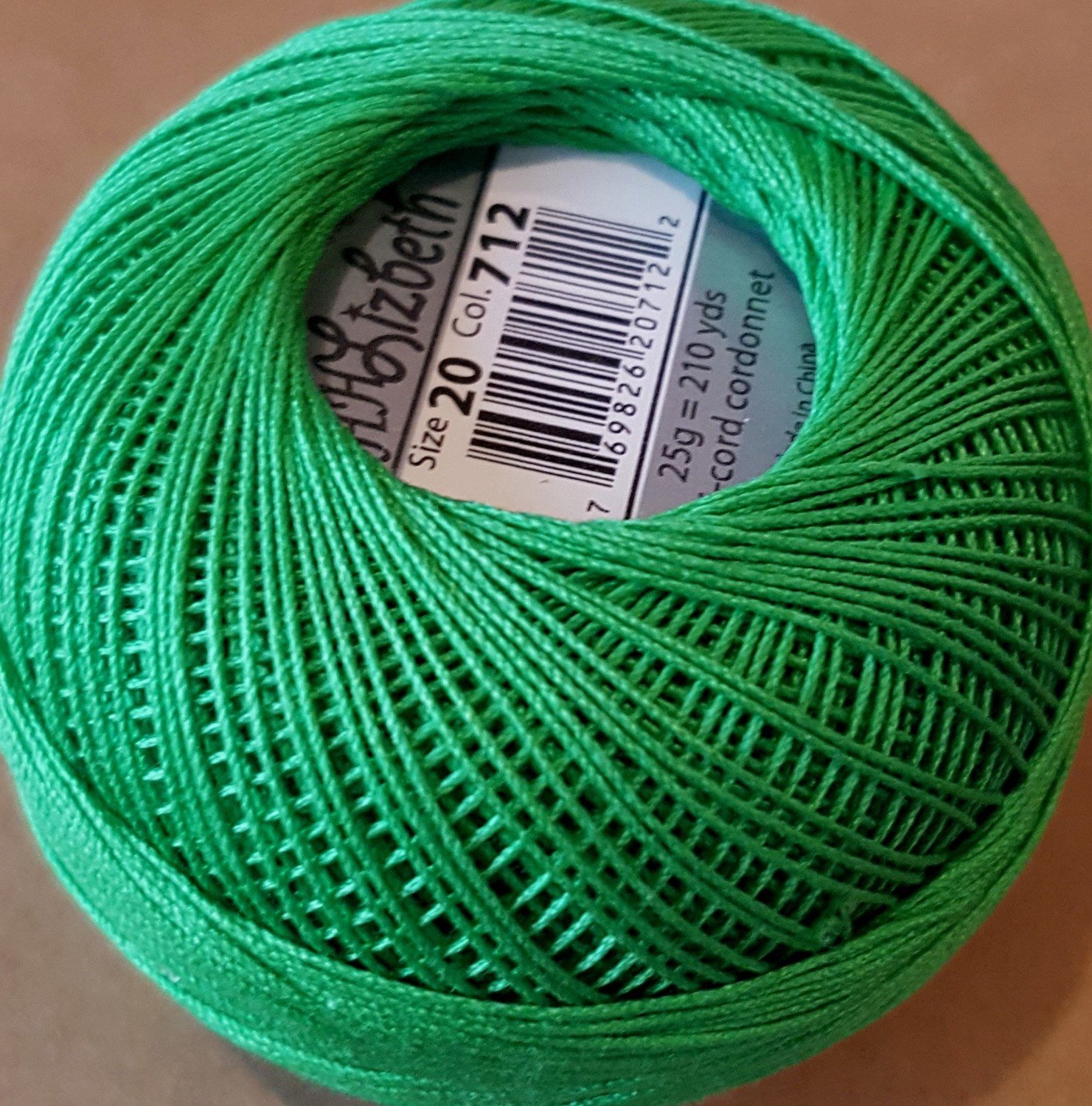 Col.712, Kelly Green Med., Lizbeth thread