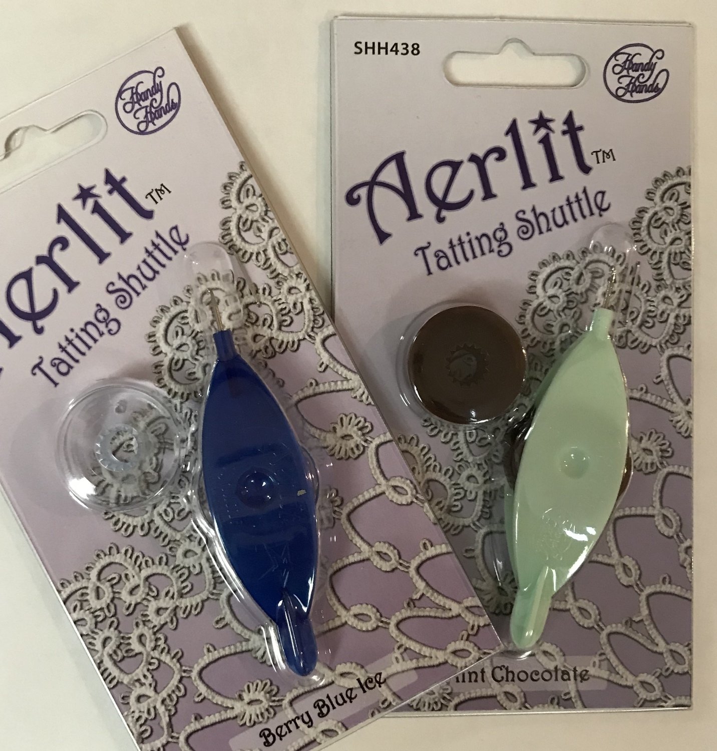 Aerlit Shuttle with 2 bobbins