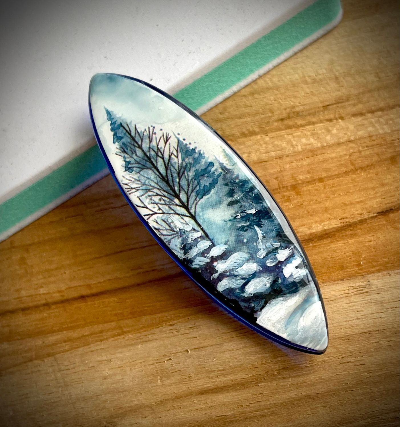 Handmade acrylic shuttle decorated on one side, Frosted Stillness