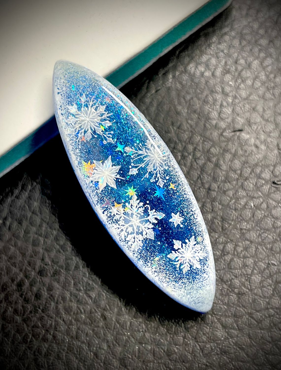 Handmade acrylic shuttle decorated on one side, Winter Frost Blue
