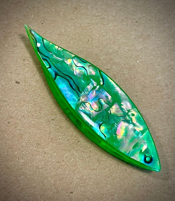 SewMate  Shuttle Decorated , Natural Shell veneer on both sides, Spring Green