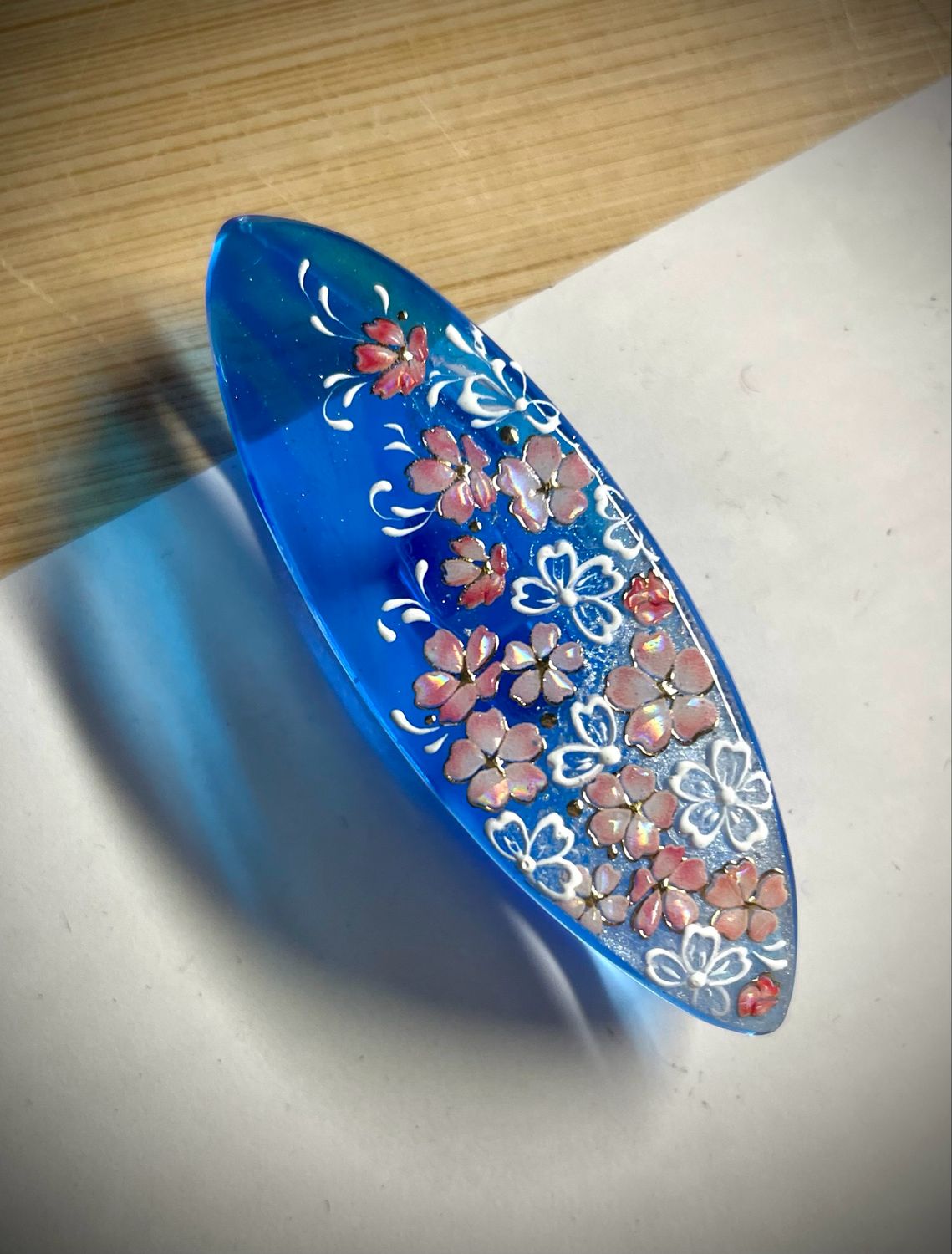 Handmade acrylic shuttle decorated on one side, Sky Sakura