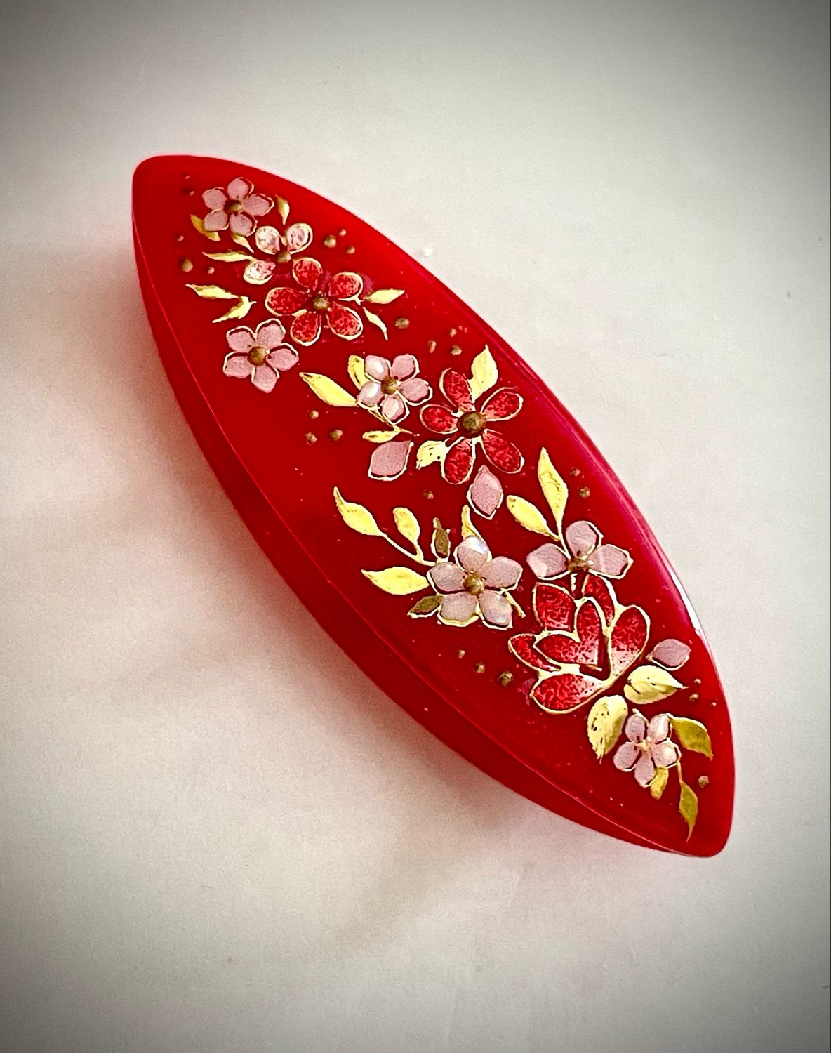 Handmade acrylic shuttle decorated on one side, Scarlet Devotion