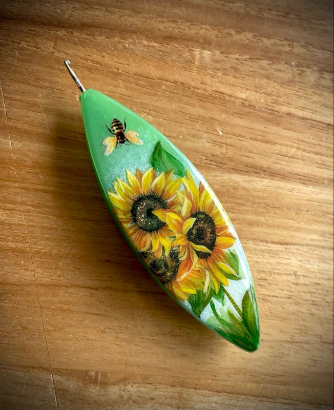 Moonlit shuttle decorated on one side, August Sunflowers, Green