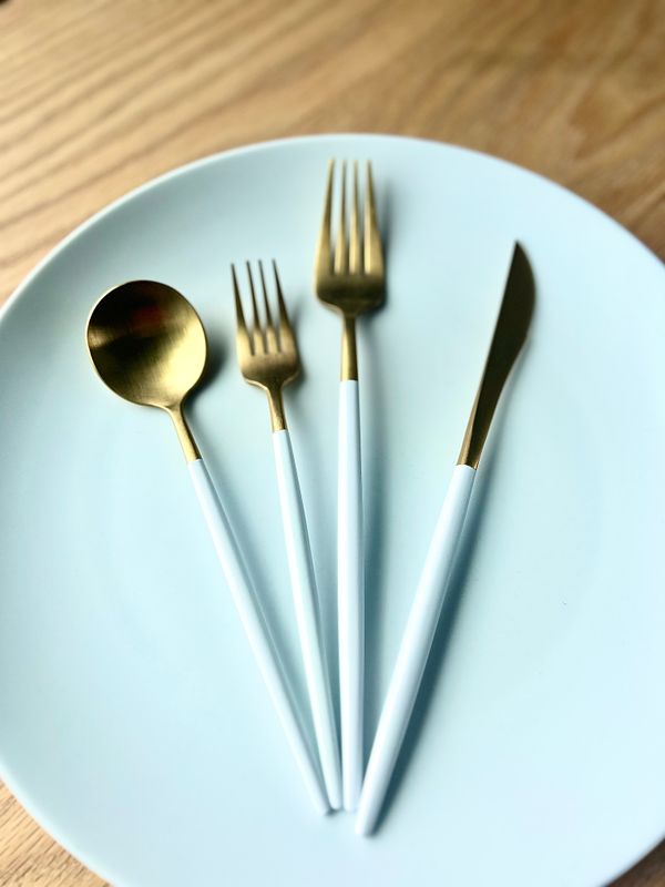 Gold and White Flatware Dinner Knife Rental