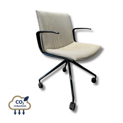 Arper Catifa - Swivel Conference Chair - Cream Arper Catifa - Swivel Conference Chair - Cream