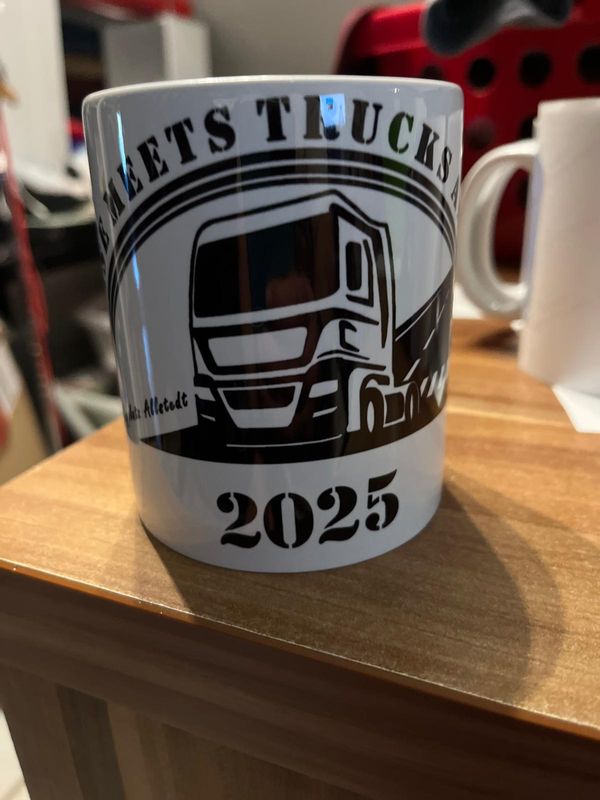 Tasse mit dem diesjährigen Logo