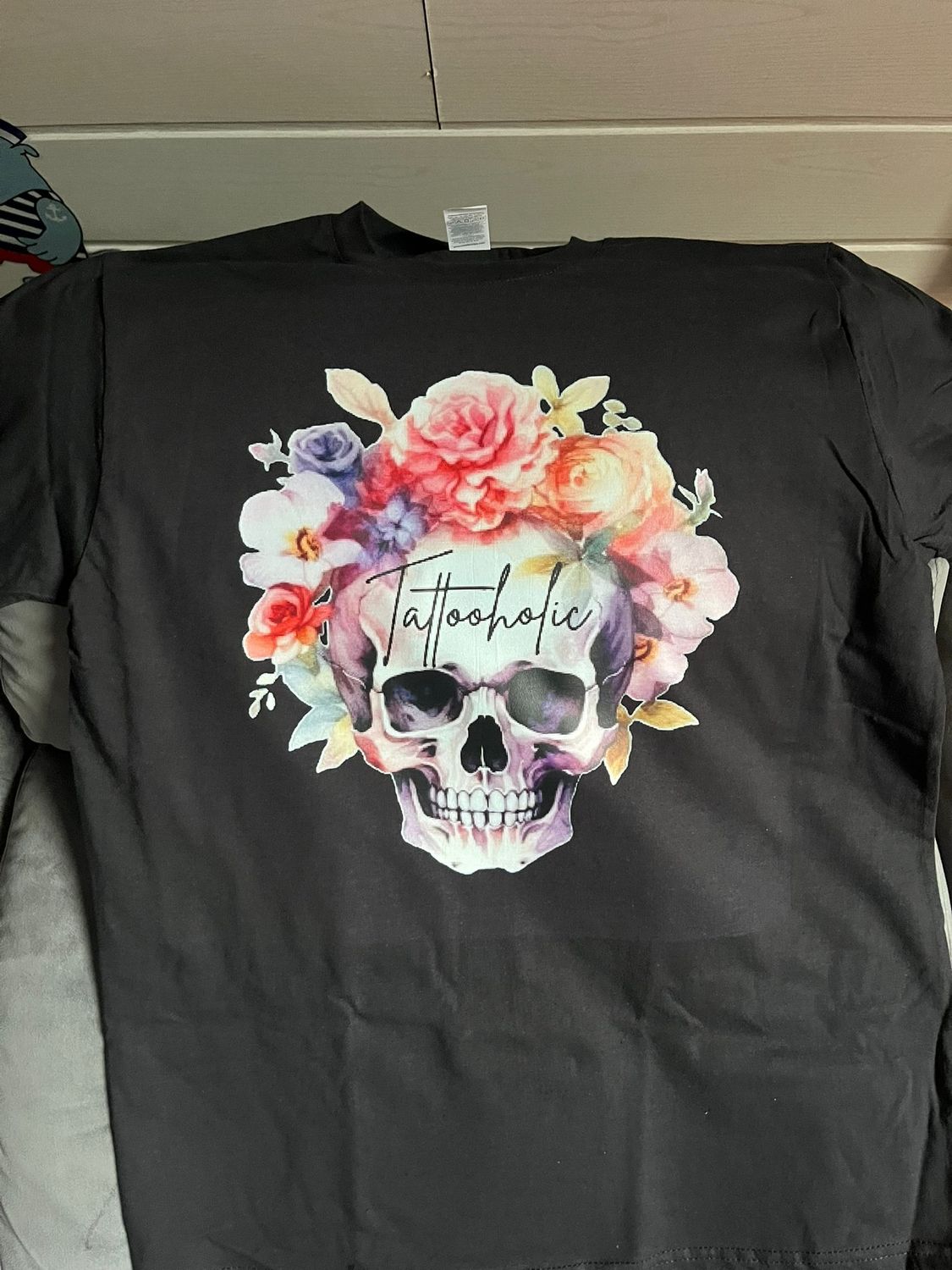 T-Shirt mit aufwändigem Design