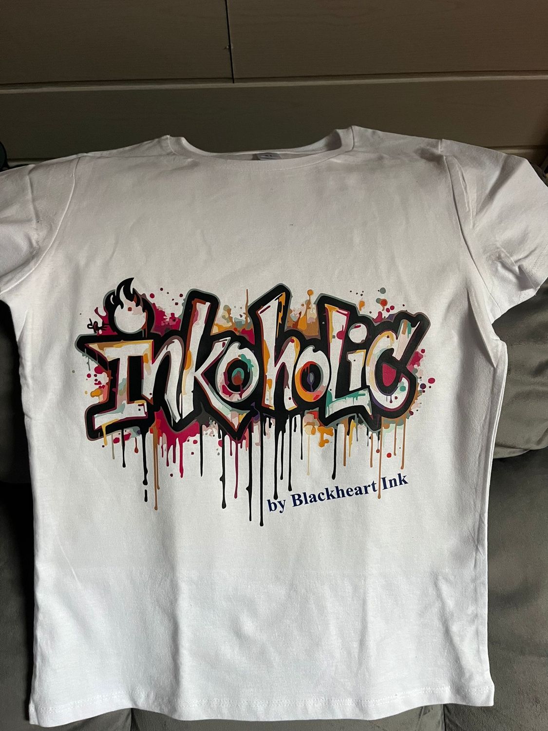 T-Shirt mit aufwändigem Design