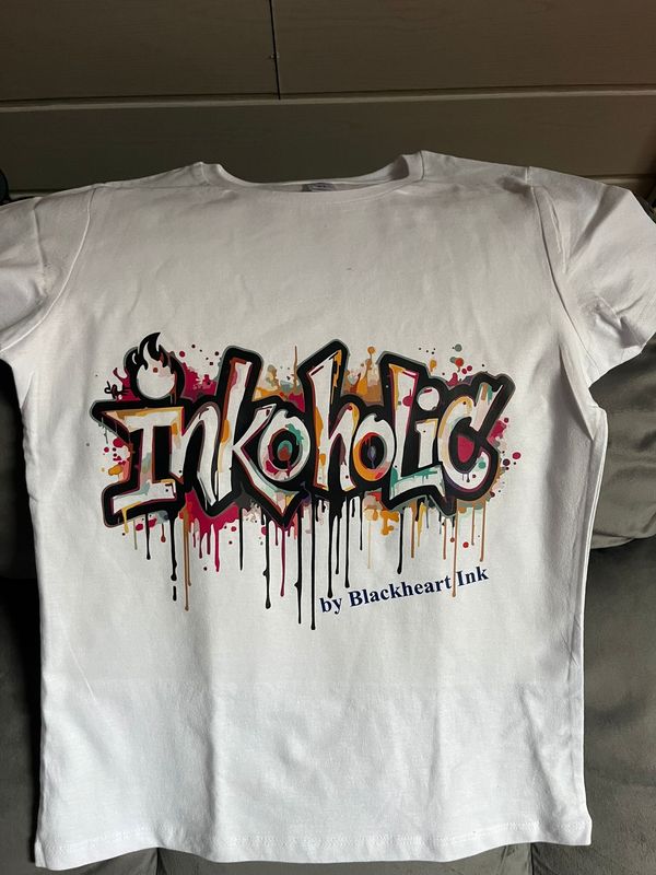 T-Shirt mit aufwändigem Design