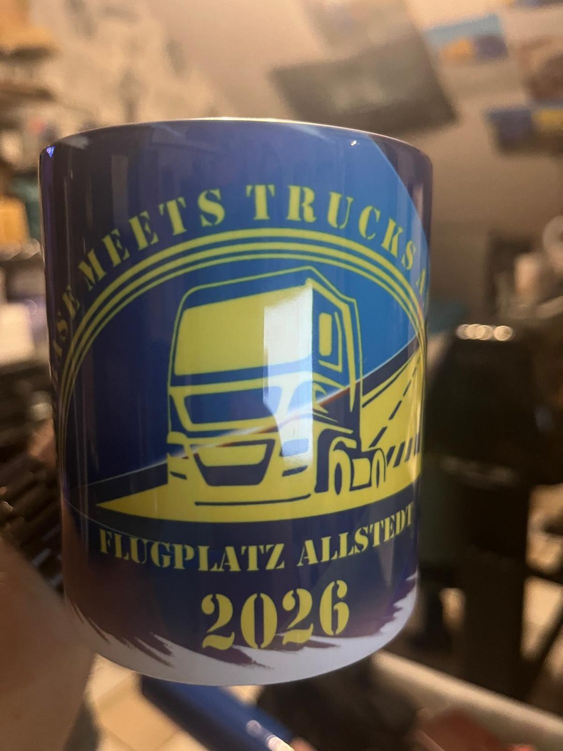 Tasse mit dem diesjährigen Logo