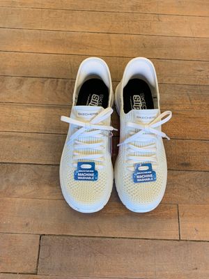 SKECHERS